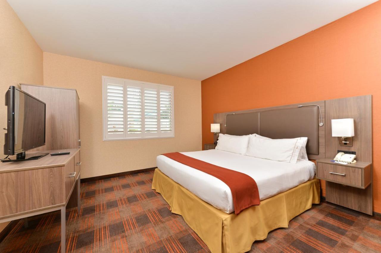 Holiday Inn Express & Suites Elk Grove Central - Hwy 99 By Ihg Eksteriør billede