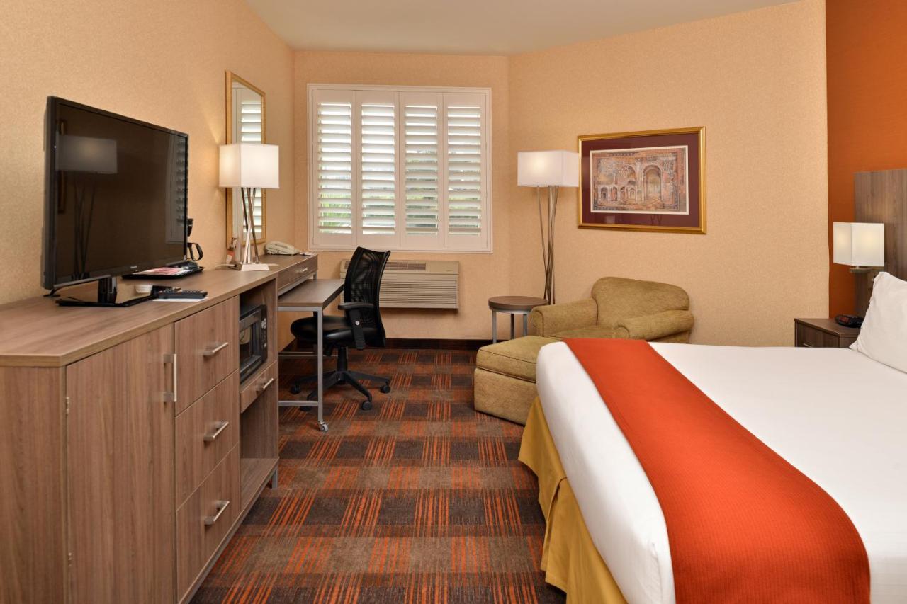 Holiday Inn Express & Suites Elk Grove Central - Hwy 99 By Ihg Eksteriør billede