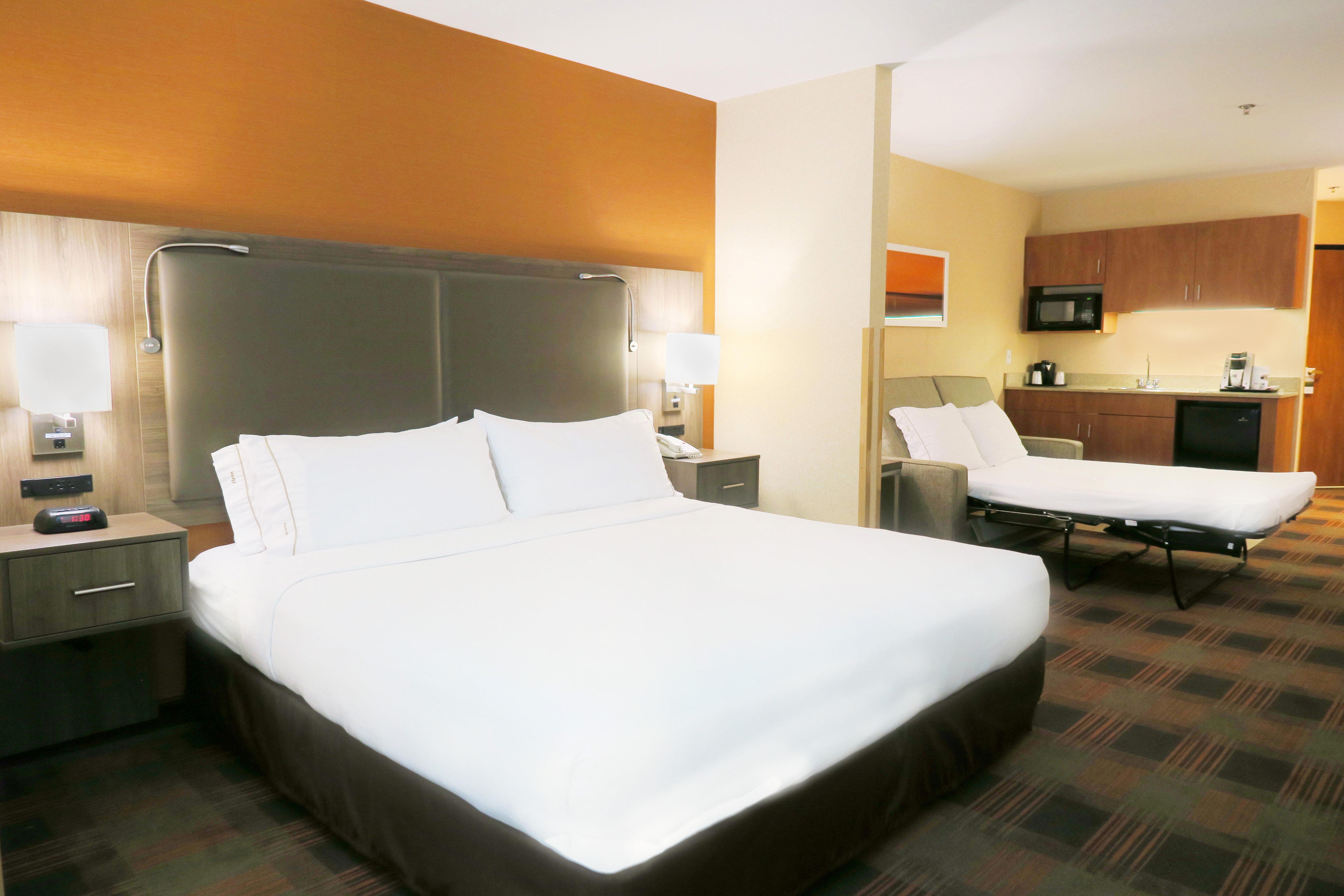 Holiday Inn Express & Suites Elk Grove Central - Hwy 99 By Ihg Eksteriør billede
