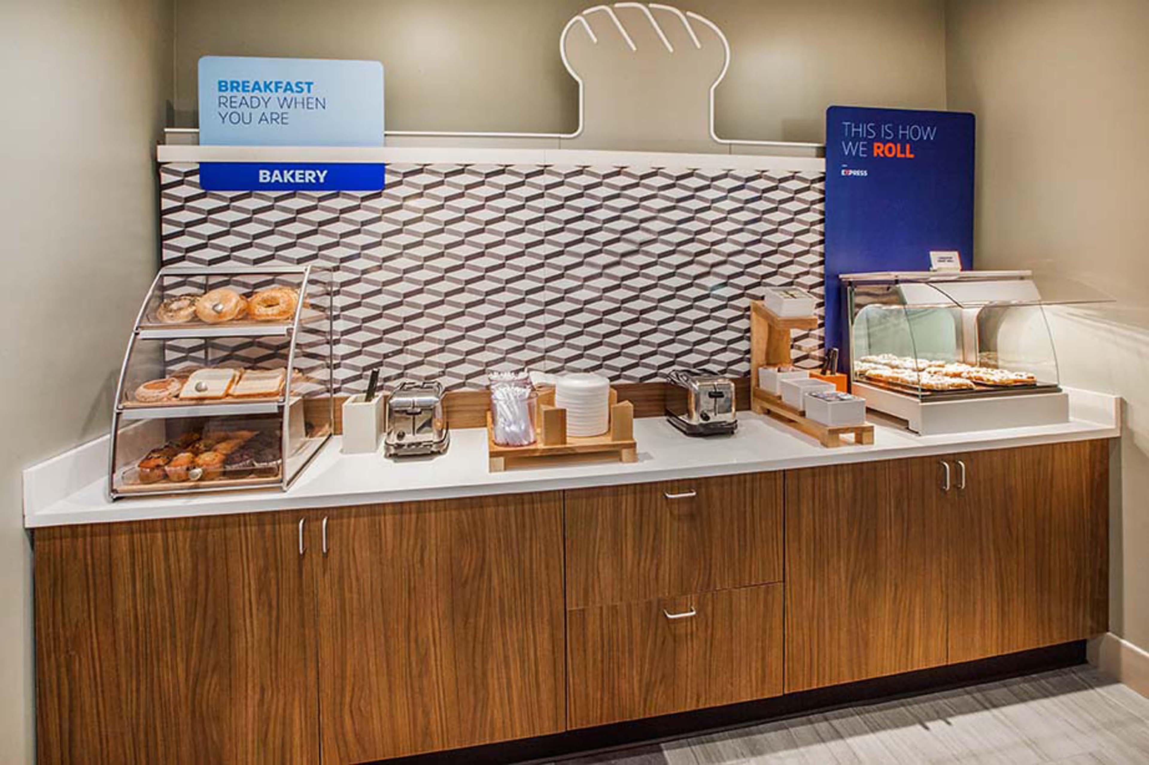 Holiday Inn Express & Suites Elk Grove Central - Hwy 99 By Ihg Eksteriør billede