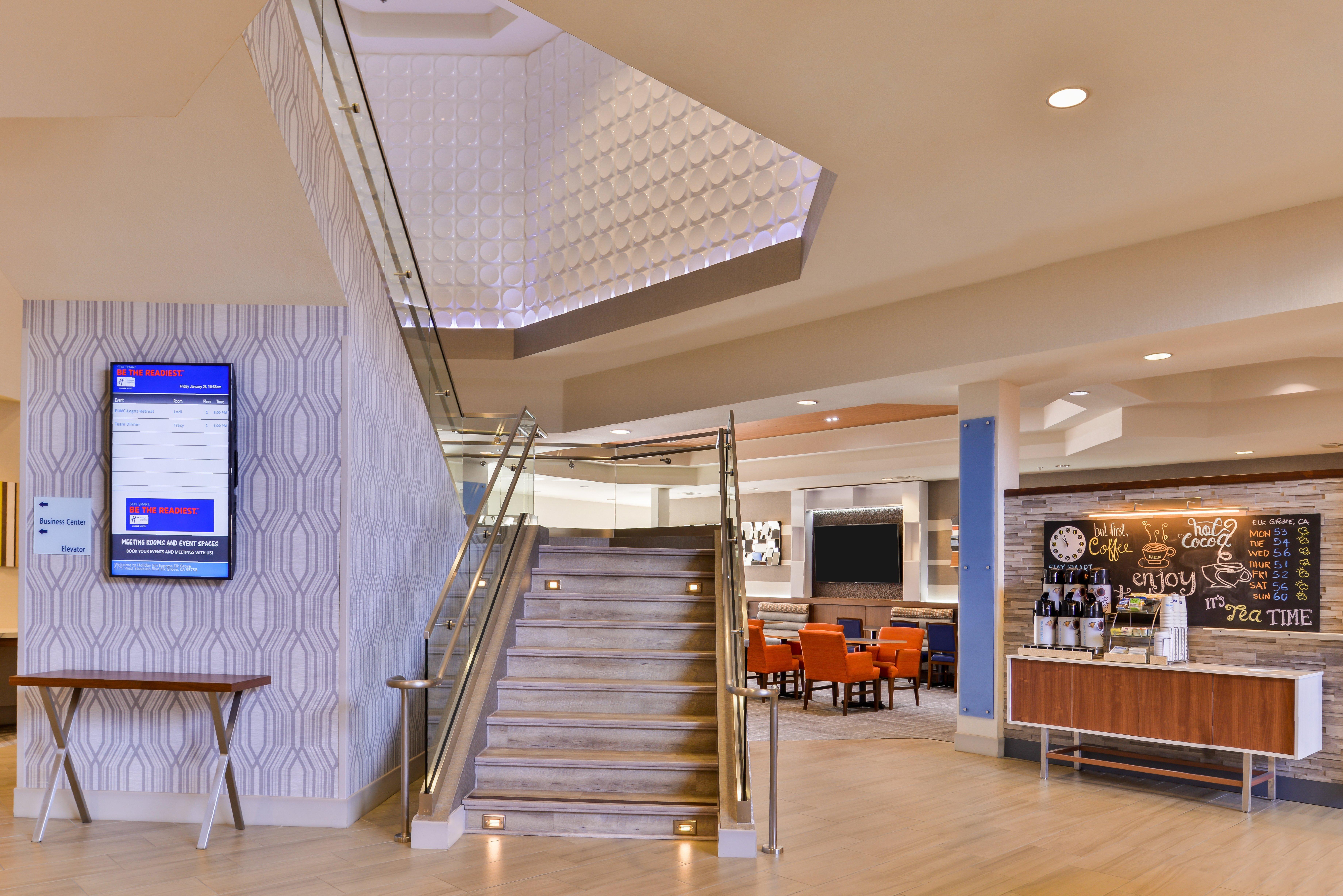 Holiday Inn Express & Suites Elk Grove Central - Hwy 99 By Ihg Eksteriør billede