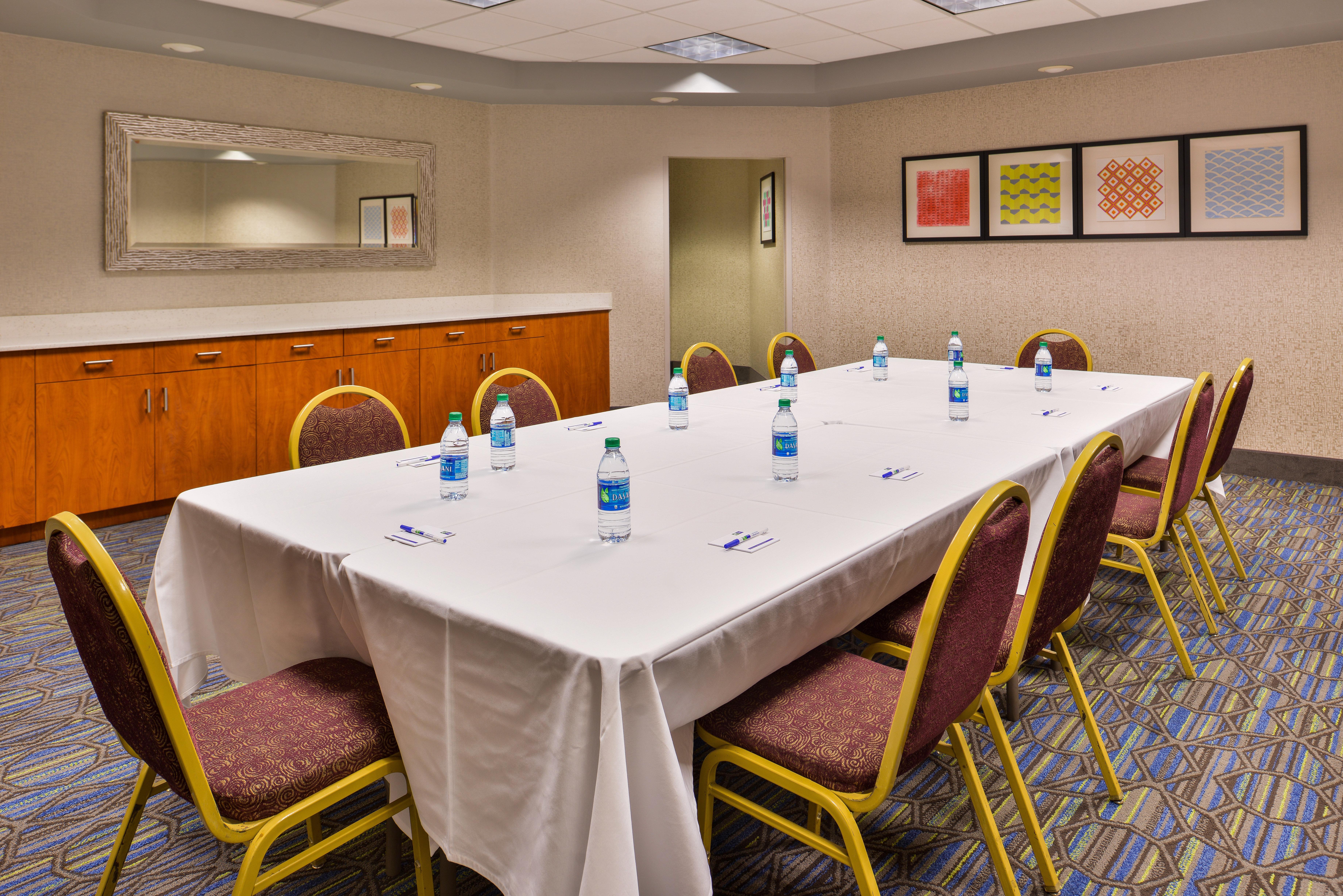 Holiday Inn Express & Suites Elk Grove Central - Hwy 99 By Ihg Eksteriør billede