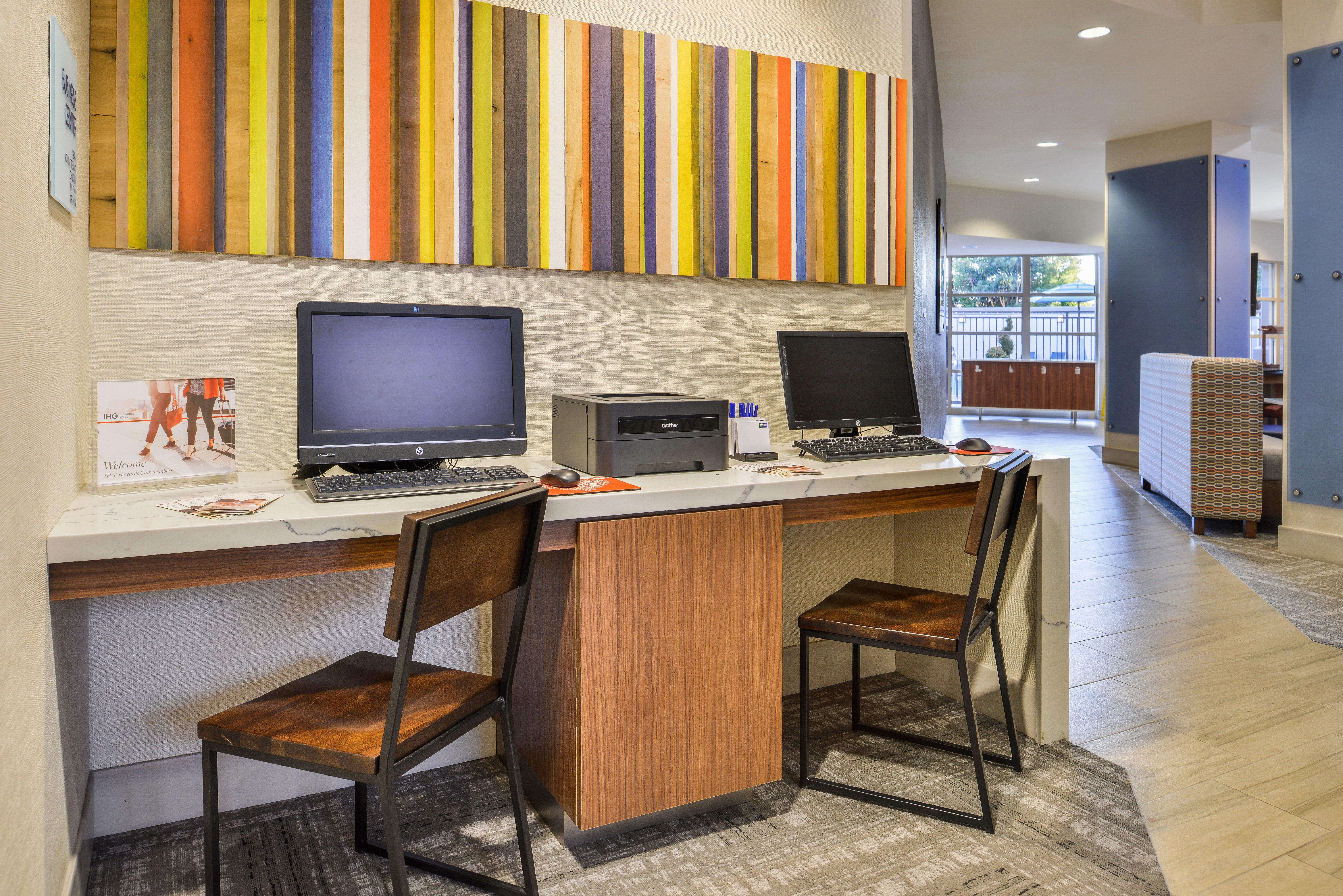 Holiday Inn Express & Suites Elk Grove Central - Hwy 99 By Ihg Eksteriør billede