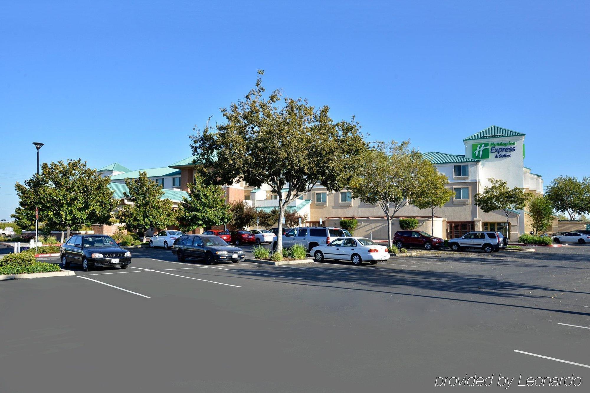 Holiday Inn Express & Suites Elk Grove Central - Hwy 99 By Ihg Eksteriør billede