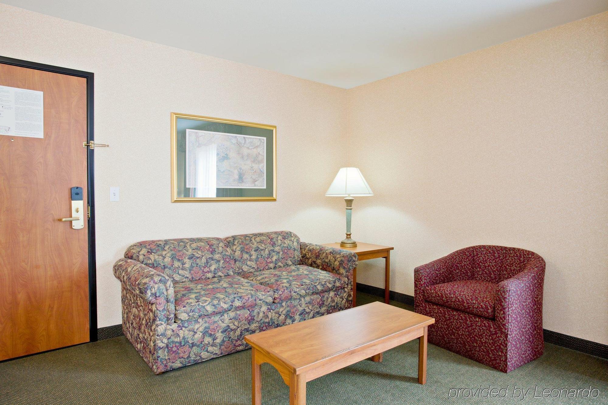 Holiday Inn Express & Suites Elk Grove Central - Hwy 99 By Ihg Eksteriør billede